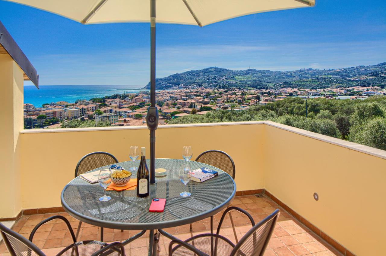 Appartamenti Villa Il Poggiolo Diano Marina Bagian luar foto
