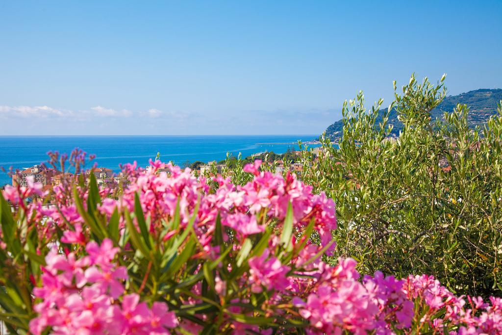 Appartamenti Villa Il Poggiolo Diano Marina Bagian luar foto