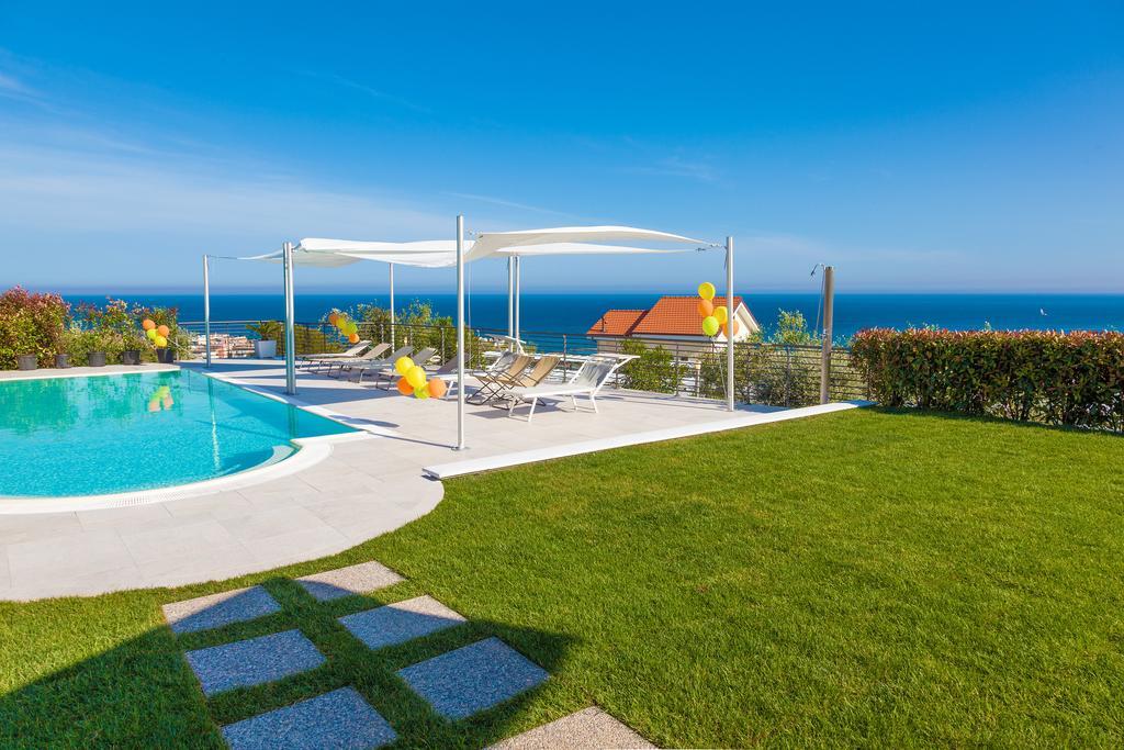Appartamenti Villa Il Poggiolo Diano Marina Bagian luar foto