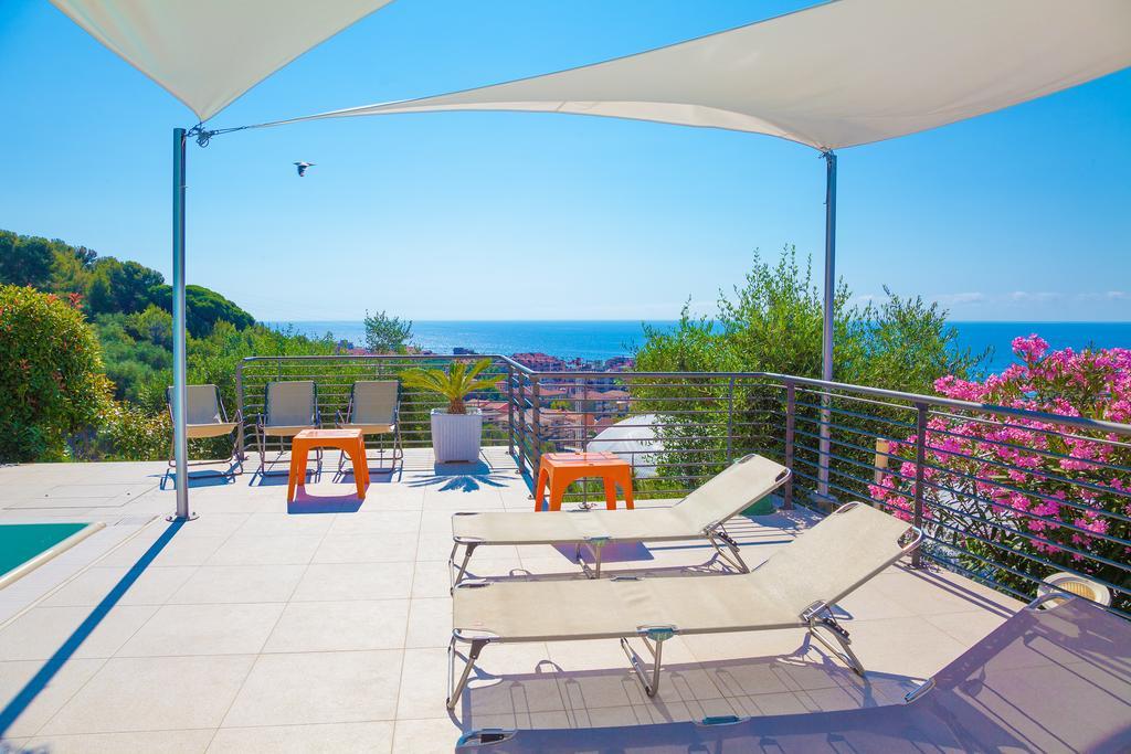 Appartamenti Villa Il Poggiolo Diano Marina Bagian luar foto